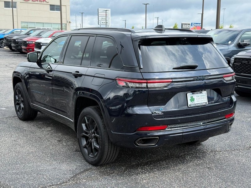 Jeep Grand Cherokee 4xe Vehicle Image 05