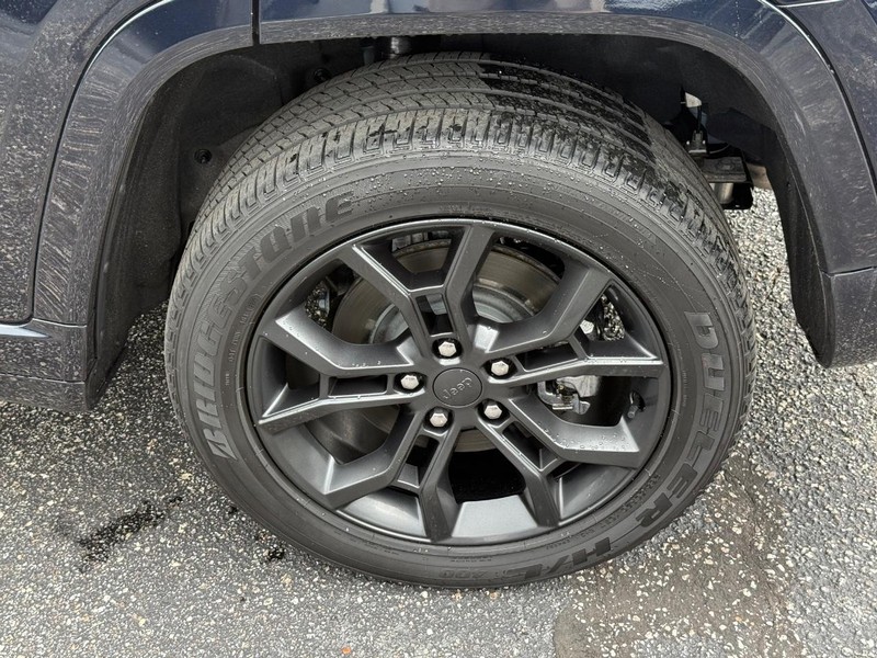 Jeep Grand Cherokee 4xe Vehicle Image 06