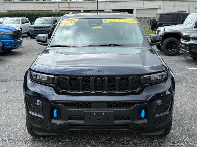 Jeep Grand Cherokee 4xe Vehicle Image 10