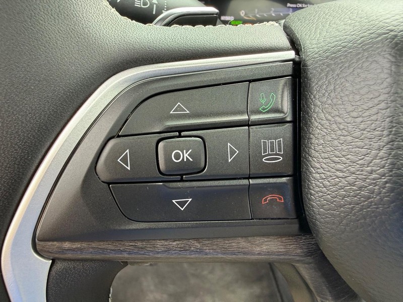 Jeep Grand Cherokee 4xe Vehicle Image 15