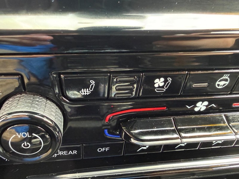 Jeep Grand Cherokee 4xe Vehicle Image 18