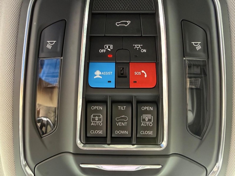 Jeep Grand Cherokee 4xe Vehicle Image 24