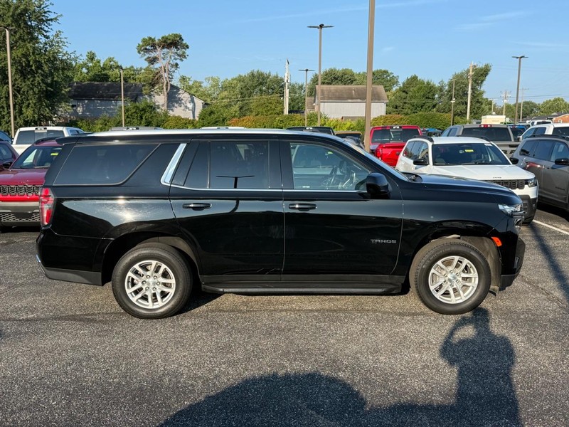 Chevrolet Tahoe Vehicle Image 02