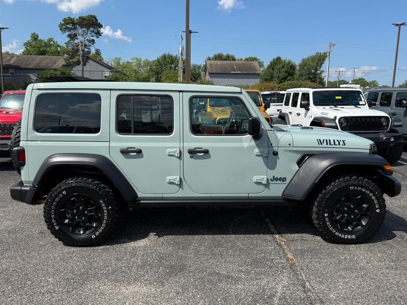 Jeep Wrangler 4xe Vehicle Image 02