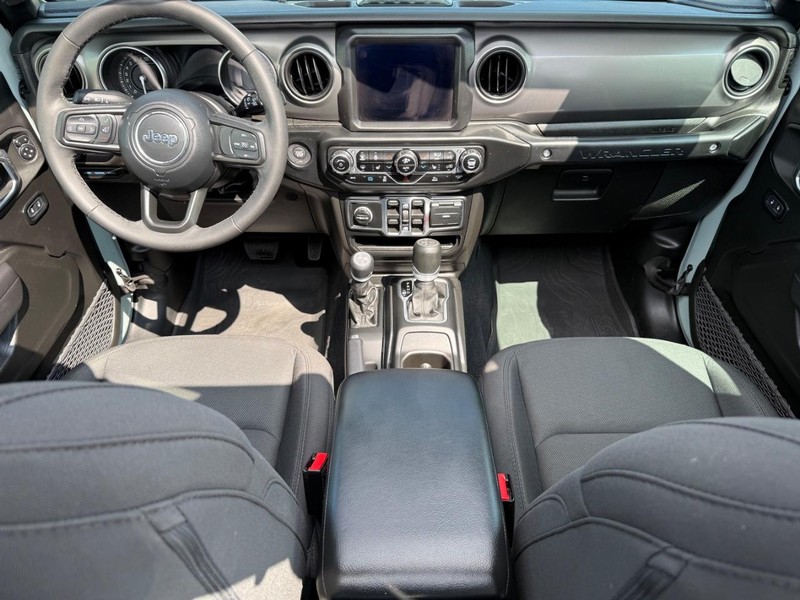 Jeep Wrangler 4xe Vehicle Image 12