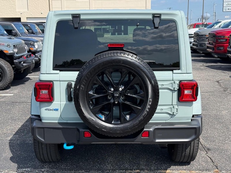 Jeep Wrangler 4xe Vehicle Image 04