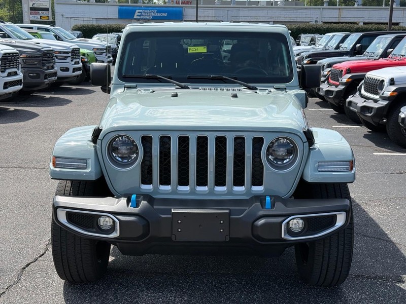 Jeep Wrangler 4xe Vehicle Image 09