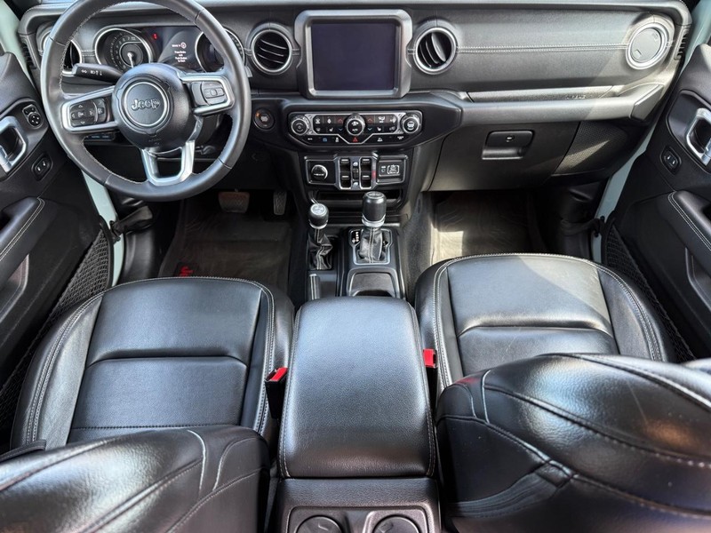 Jeep Wrangler 4xe Vehicle Image 11