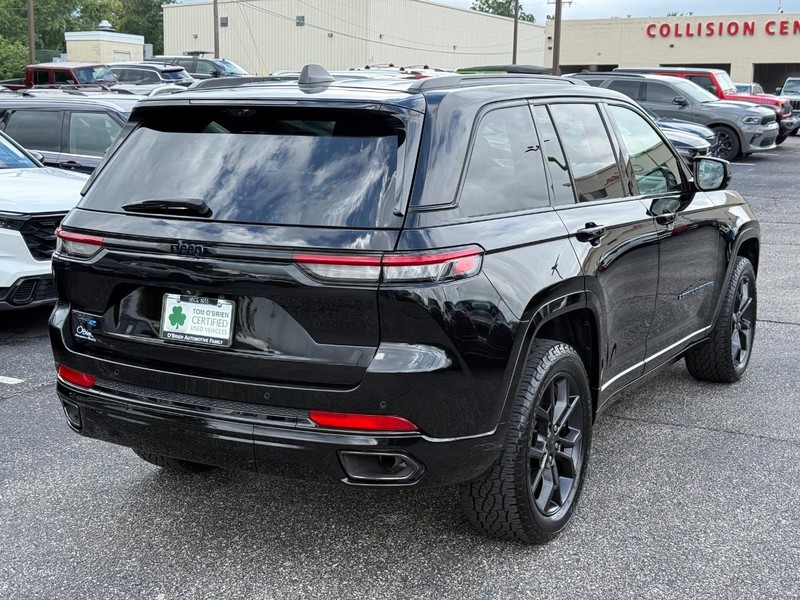 Jeep Grand Cherokee 4xe Vehicle Image 03