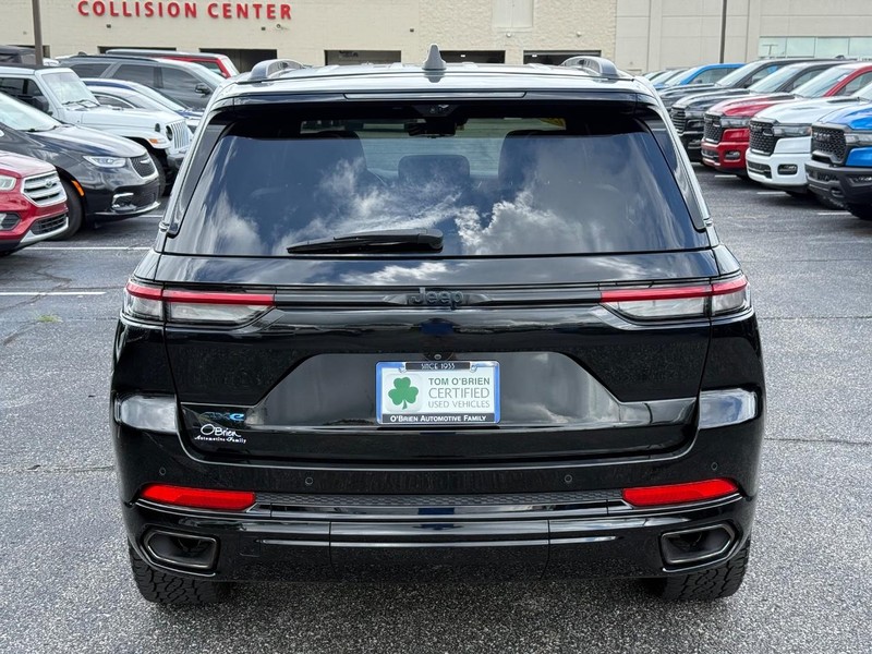 Jeep Grand Cherokee 4xe Vehicle Image 04