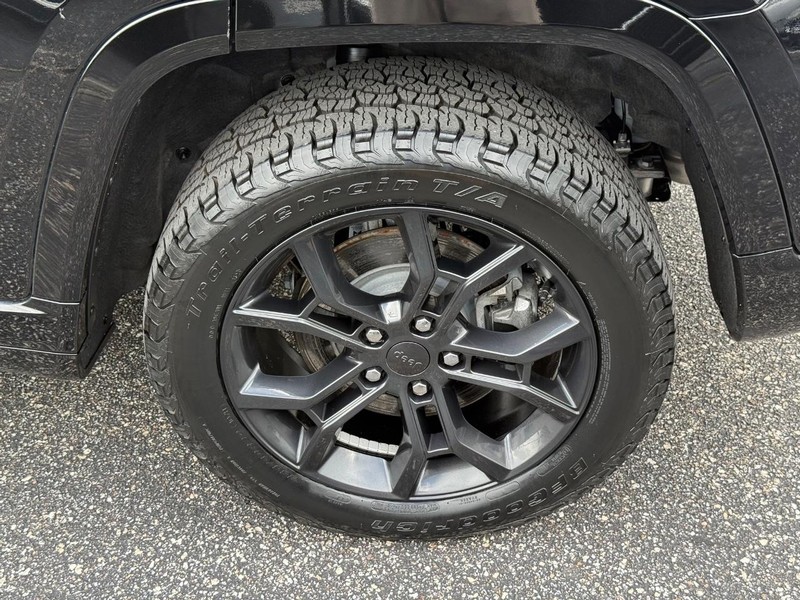 Jeep Grand Cherokee 4xe Vehicle Image 06