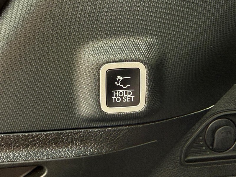 Jeep Grand Cherokee 4xe Vehicle Image 08