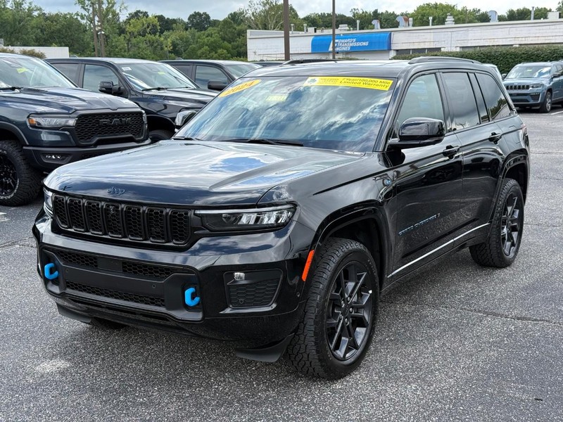 Jeep Grand Cherokee 4xe Vehicle Image 09