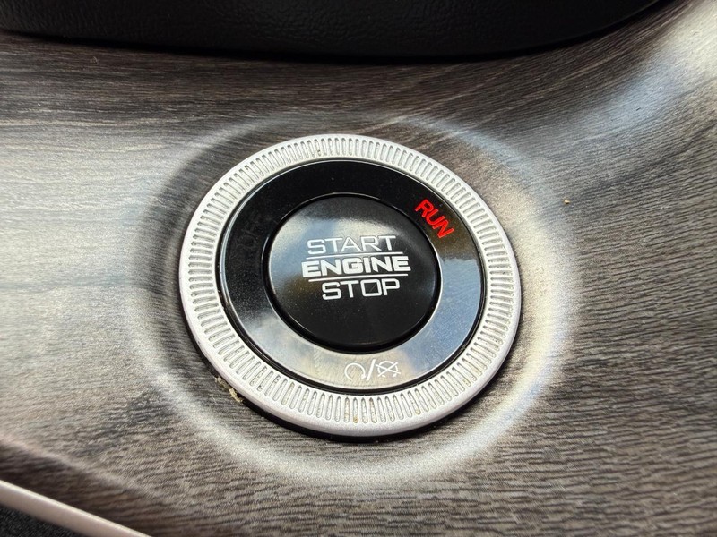 Jeep Grand Cherokee 4xe Vehicle Image 17