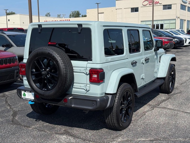 Jeep Wrangler 4xe Vehicle Image 03
