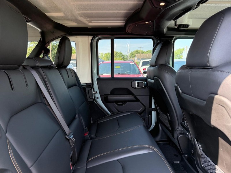 Jeep Wrangler 4xe Vehicle Image 10