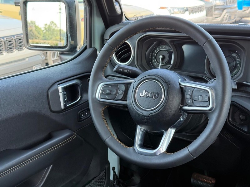 Jeep Wrangler 4xe Vehicle Image 12