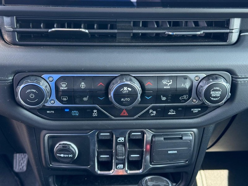 Jeep Wrangler 4xe Vehicle Image 19