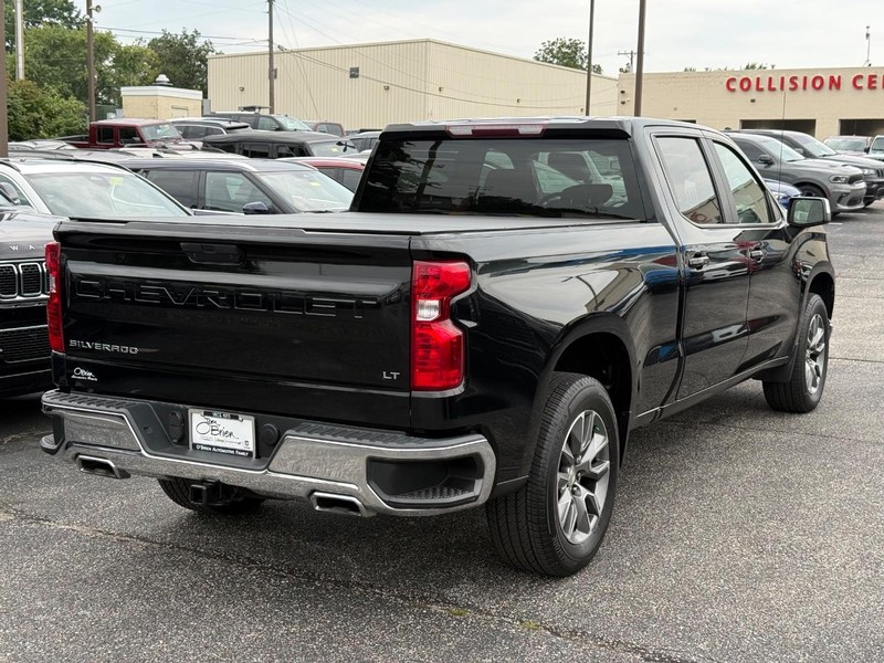 Chevrolet Silverado 1500 Vehicle Full-screen Gallery Image 03