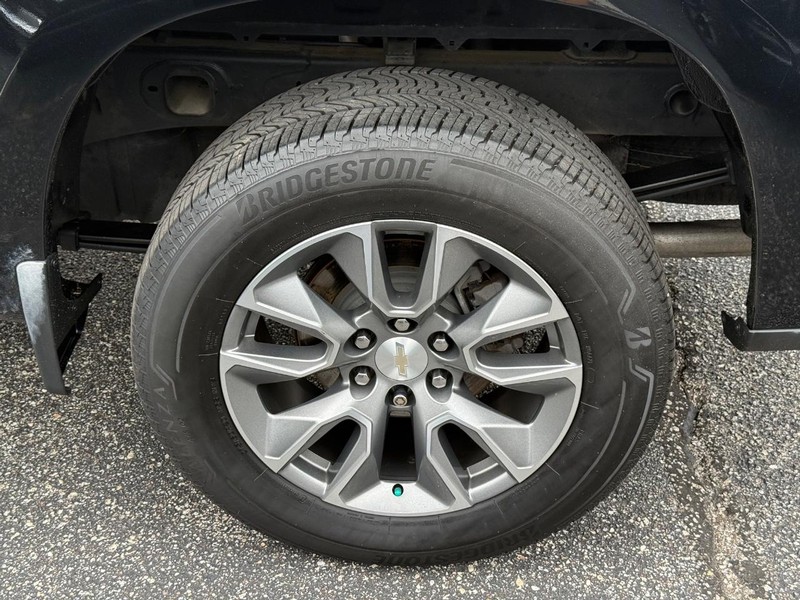 Chevrolet Silverado 1500 Vehicle Full-screen Gallery Image 06