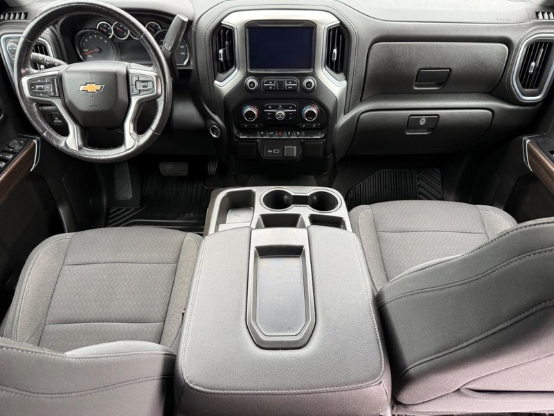 Chevrolet Silverado 1500 Vehicle Full-screen Gallery Image 11
