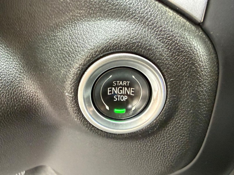 Chevrolet Silverado 1500 Vehicle Full-screen Gallery Image 15