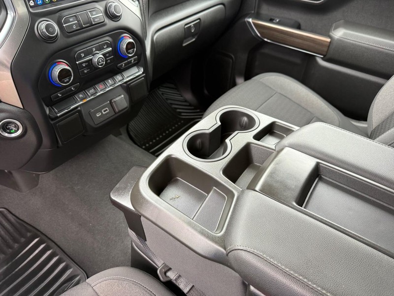 Chevrolet Silverado 1500 Vehicle Full-screen Gallery Image 20