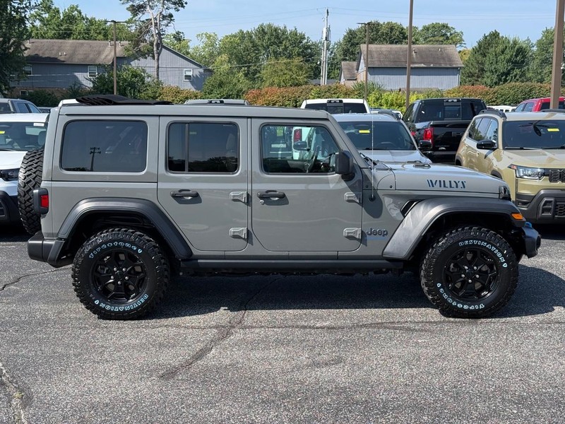 Jeep Wrangler 4xe Vehicle Image 02