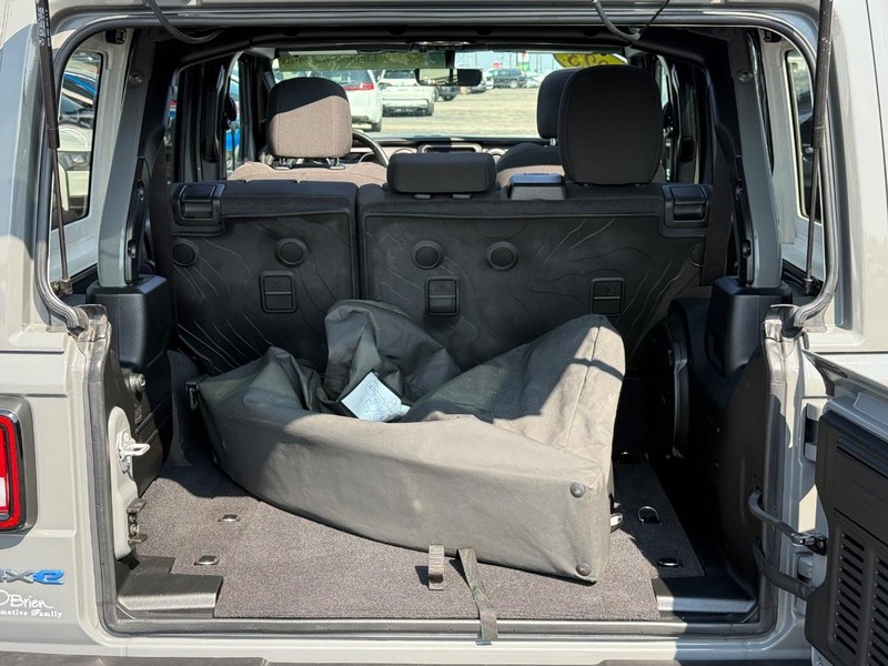 Jeep Wrangler 4xe Vehicle Image 07