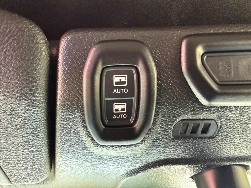 Jeep Wrangler 4xe Vehicle Image 23