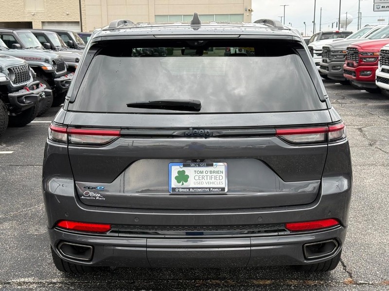 Jeep Grand Cherokee 4xe Vehicle Image 04