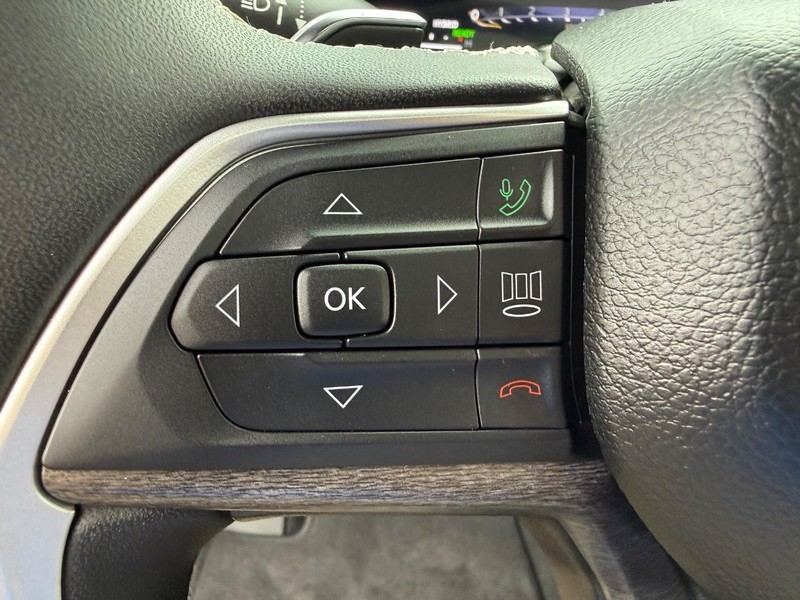 Jeep Grand Cherokee 4xe Vehicle Image 15