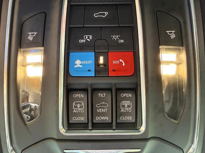 Jeep Grand Cherokee 4xe Vehicle Image 24