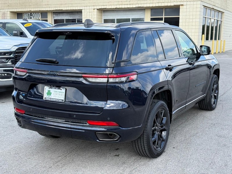 Jeep Grand Cherokee 4xe Vehicle Image 03