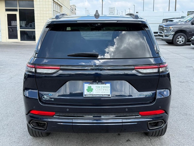 Jeep Grand Cherokee 4xe Vehicle Image 04