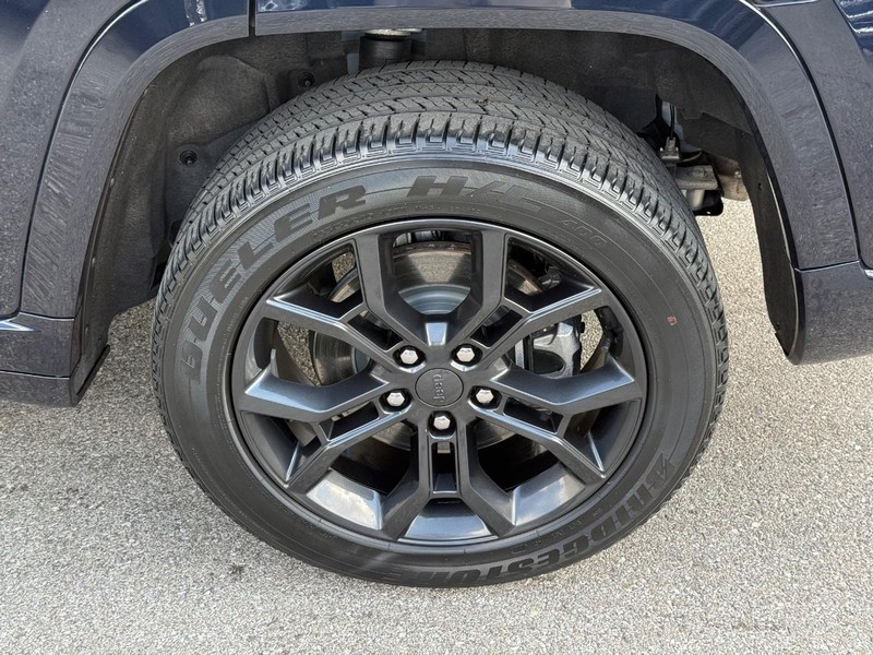 Jeep Grand Cherokee 4xe Vehicle Image 06