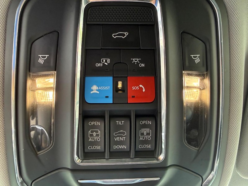 Jeep Grand Cherokee 4xe Vehicle Image 24