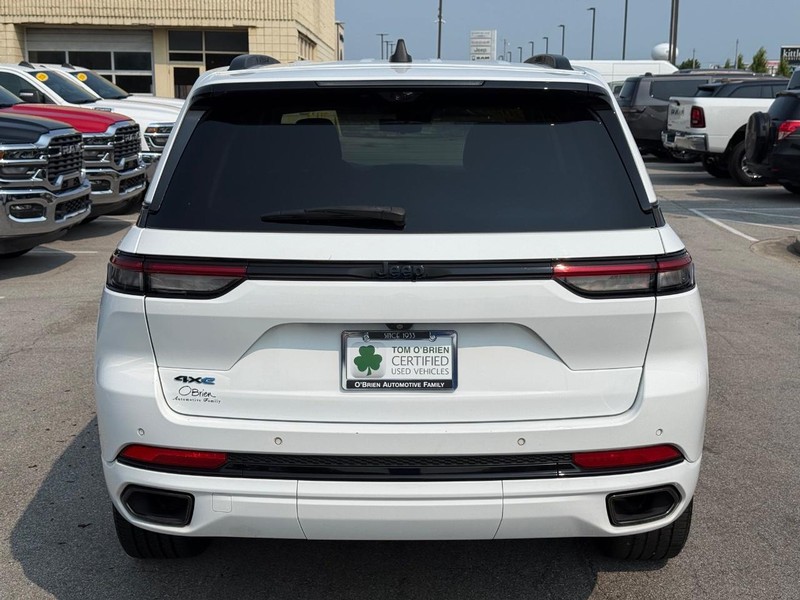 Jeep Grand Cherokee 4xe Vehicle Image 04