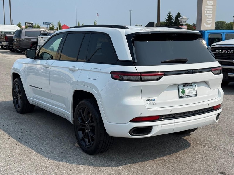 Jeep Grand Cherokee 4xe Vehicle Image 05