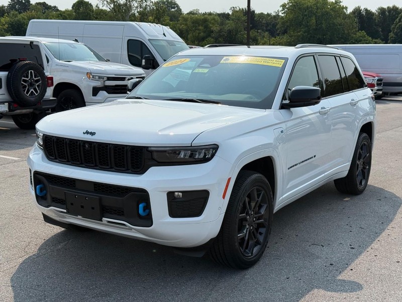 Jeep Grand Cherokee 4xe Vehicle Image 09