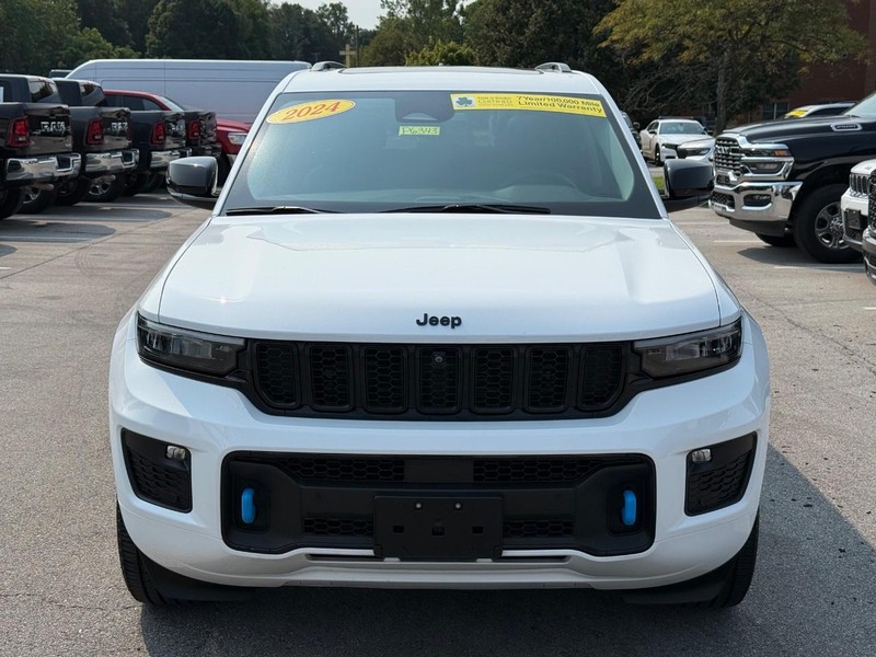 Jeep Grand Cherokee 4xe Vehicle Image 10