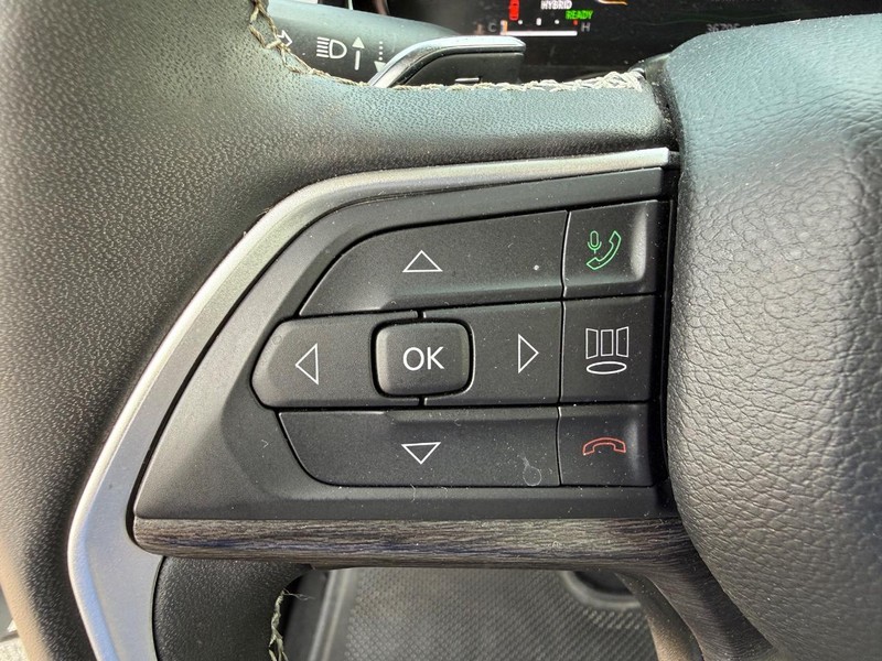 Jeep Grand Cherokee 4xe Vehicle Image 15