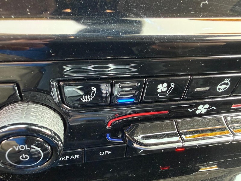 Jeep Grand Cherokee 4xe Vehicle Image 18