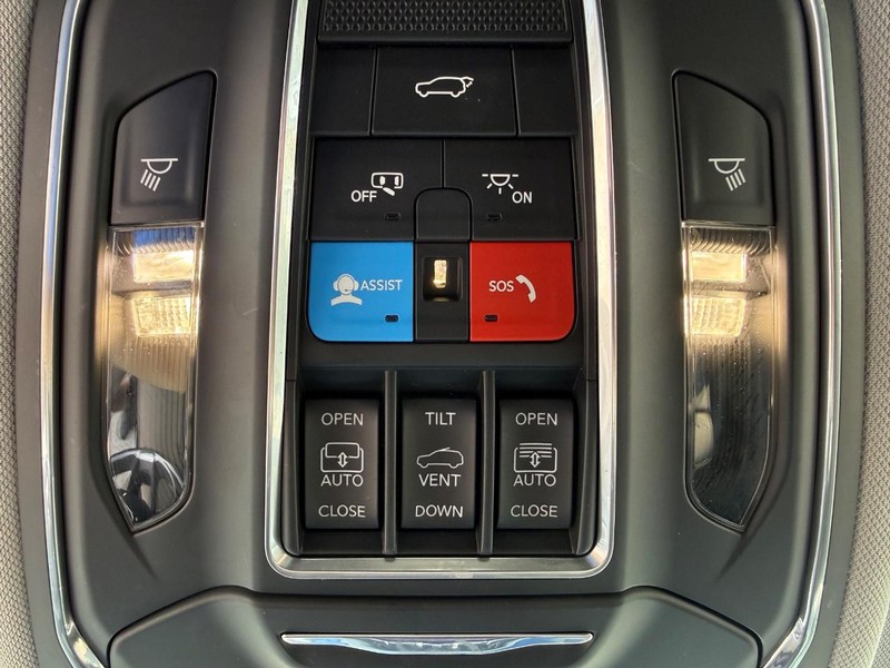 Jeep Grand Cherokee 4xe Vehicle Image 24