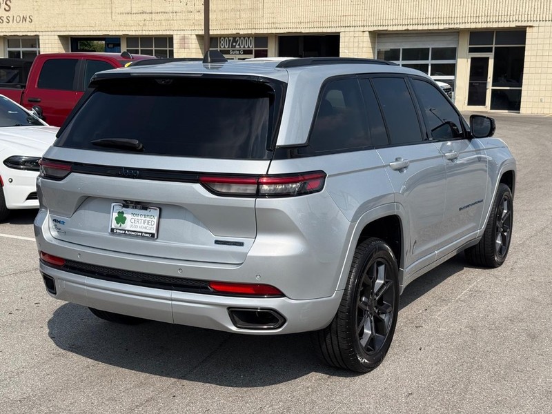 Jeep Grand Cherokee 4xe Vehicle Image 03