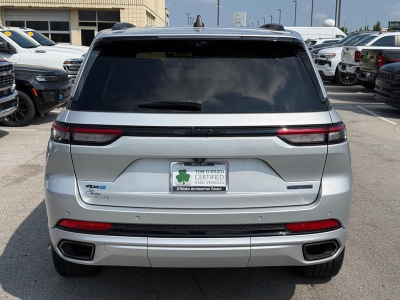 Jeep Grand Cherokee 4xe Vehicle Image 04