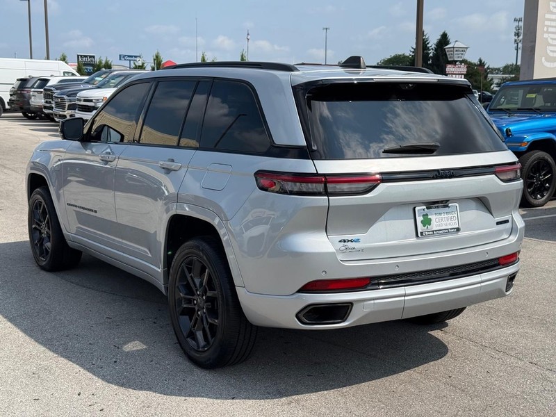 Jeep Grand Cherokee 4xe Vehicle Image 05