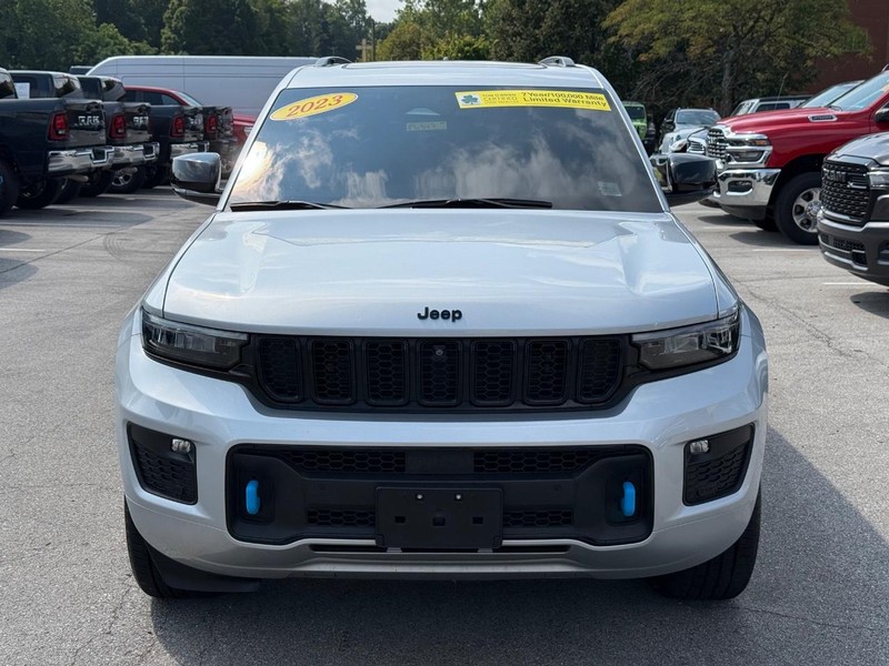 Jeep Grand Cherokee 4xe Vehicle Image 10