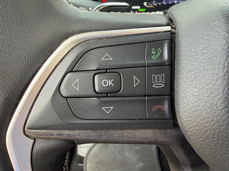 Jeep Grand Cherokee 4xe Vehicle Image 15