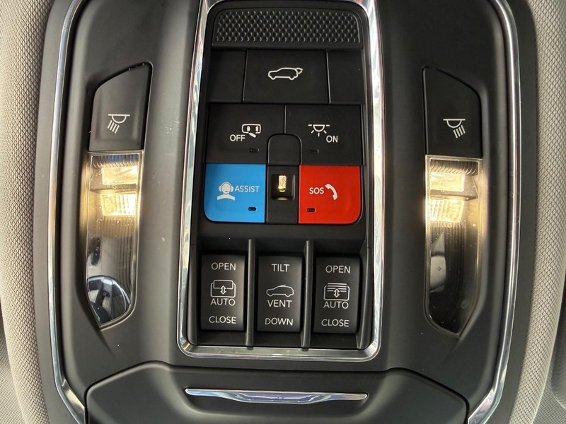 Jeep Grand Cherokee 4xe Vehicle Image 24